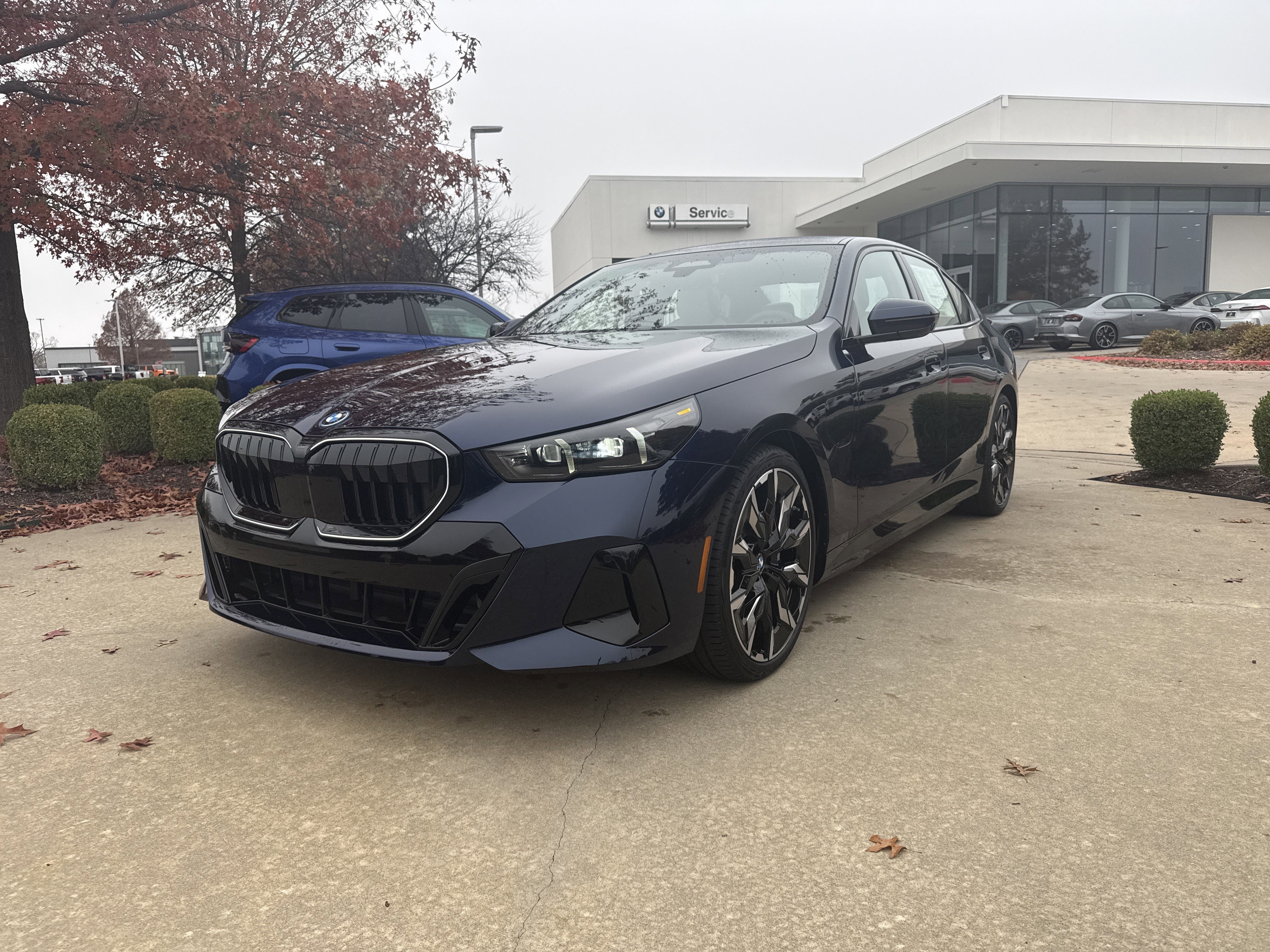 2026 BMW 5 Series 550e xDrive Sedan's photo