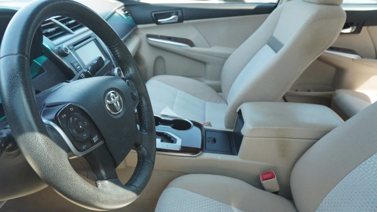 Used 2012 White Toyota XLE image 8