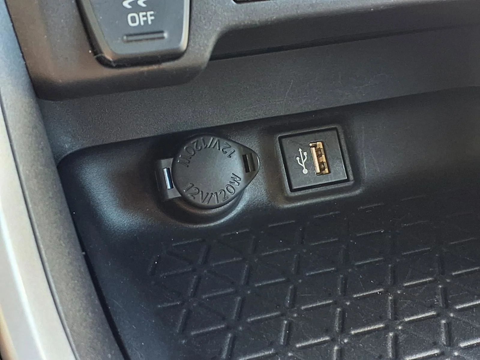 Certified Used 2025 Ice Cap Toyota XLE image 11