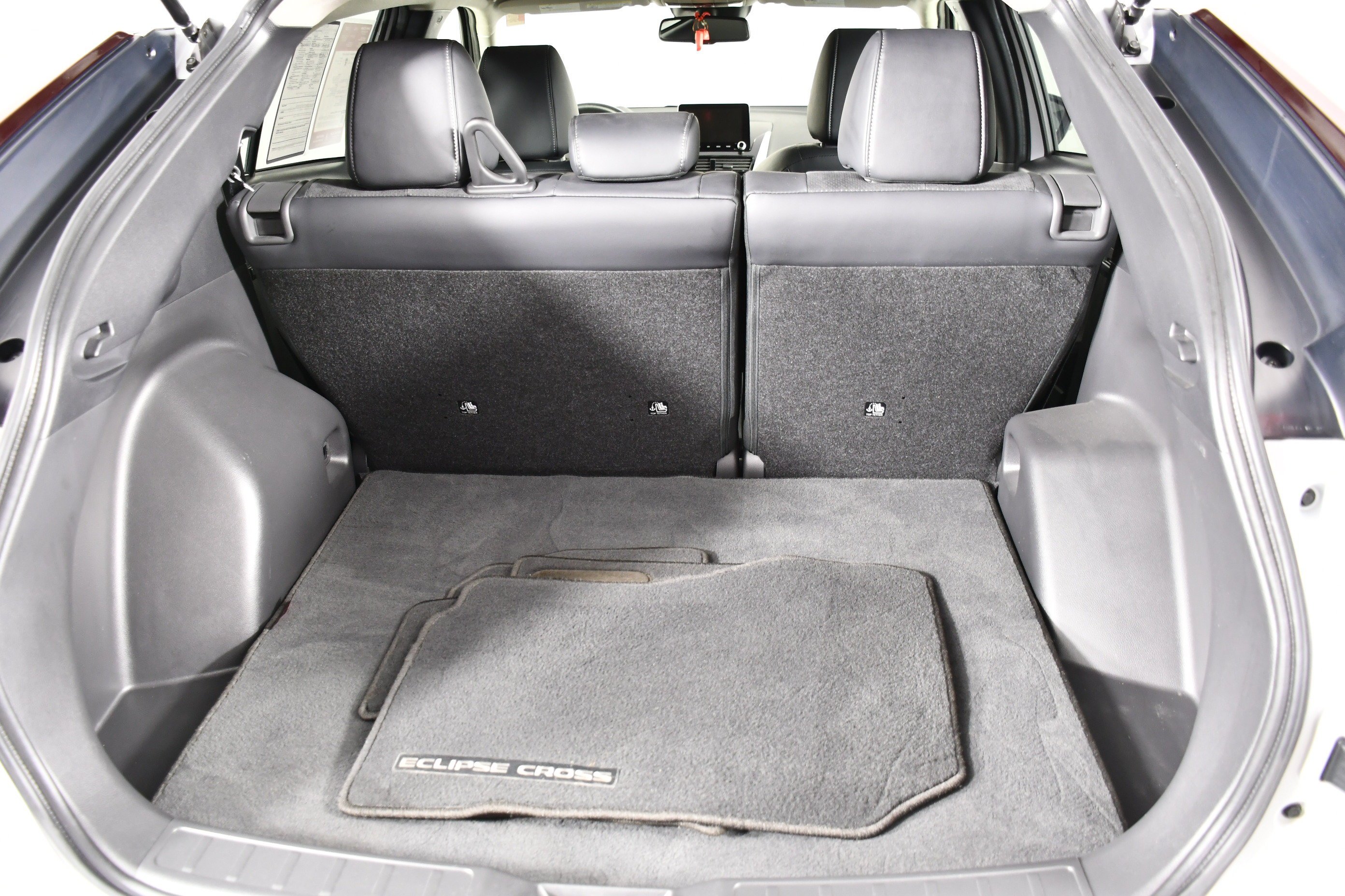 Used 2023 White Diamond Mitsubishi SE image 47