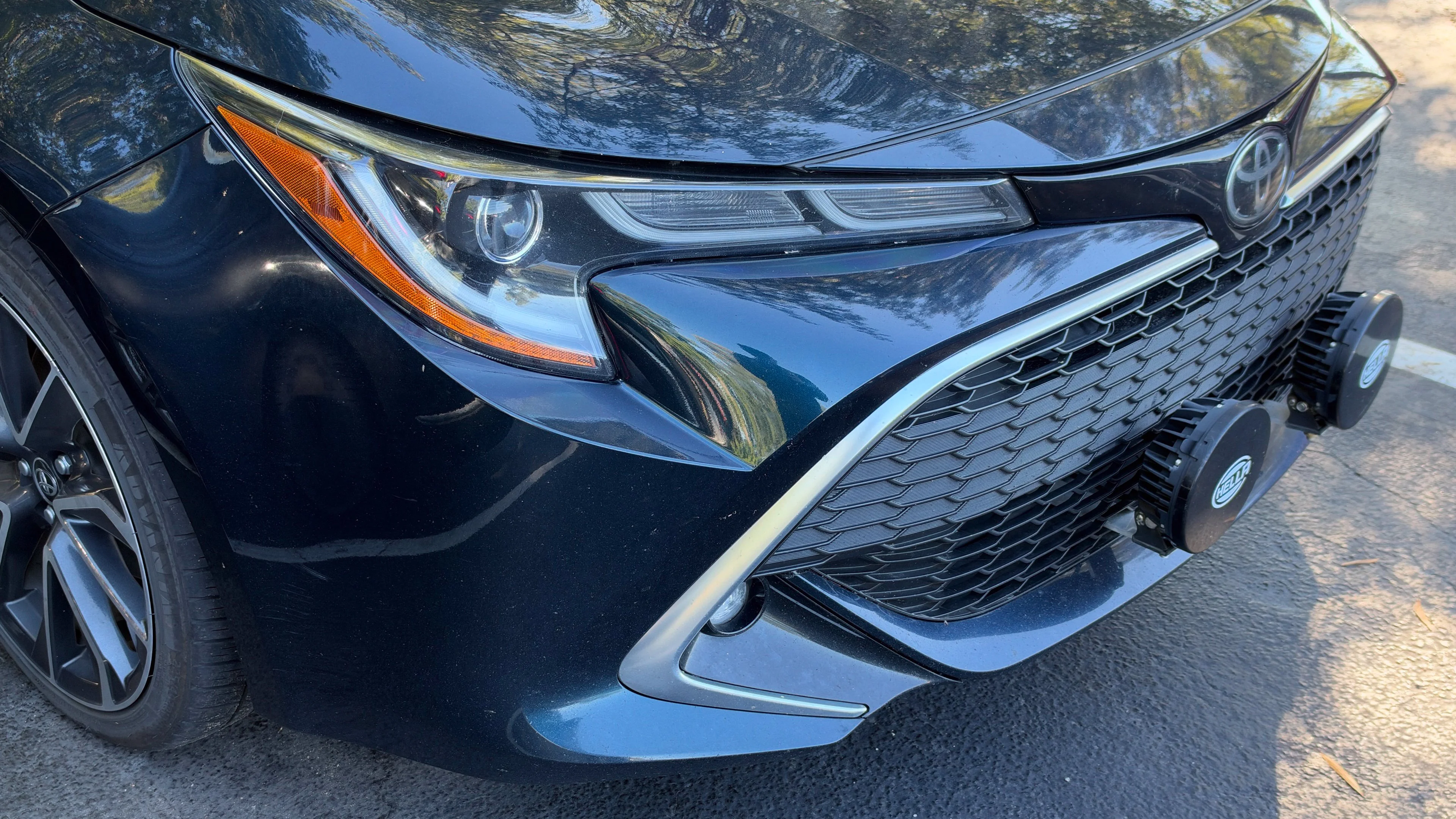 Used 2020 Galactic Aqua Mica Toyota XSE image 2