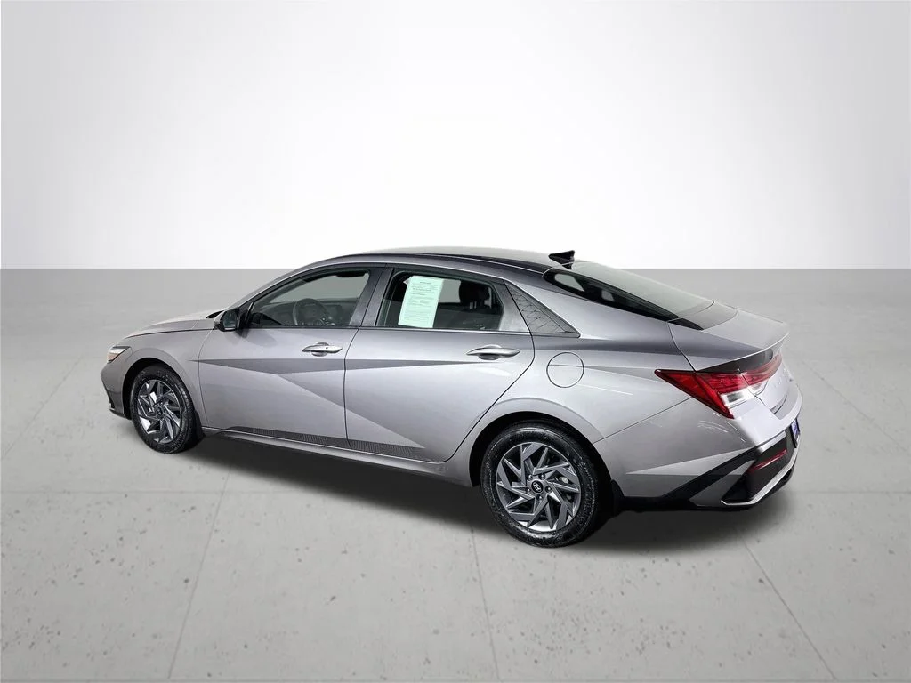 Used 2025 Fluid Metal Hyundai Blue image 8