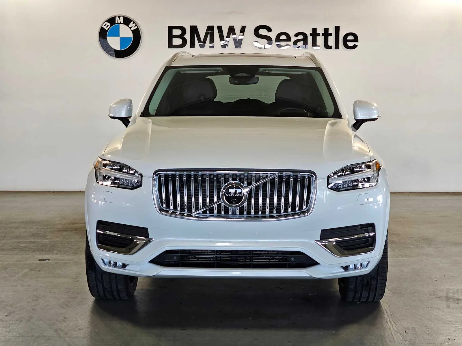 Used 2025 Crystal White Metallic Volvo Ultra image 6