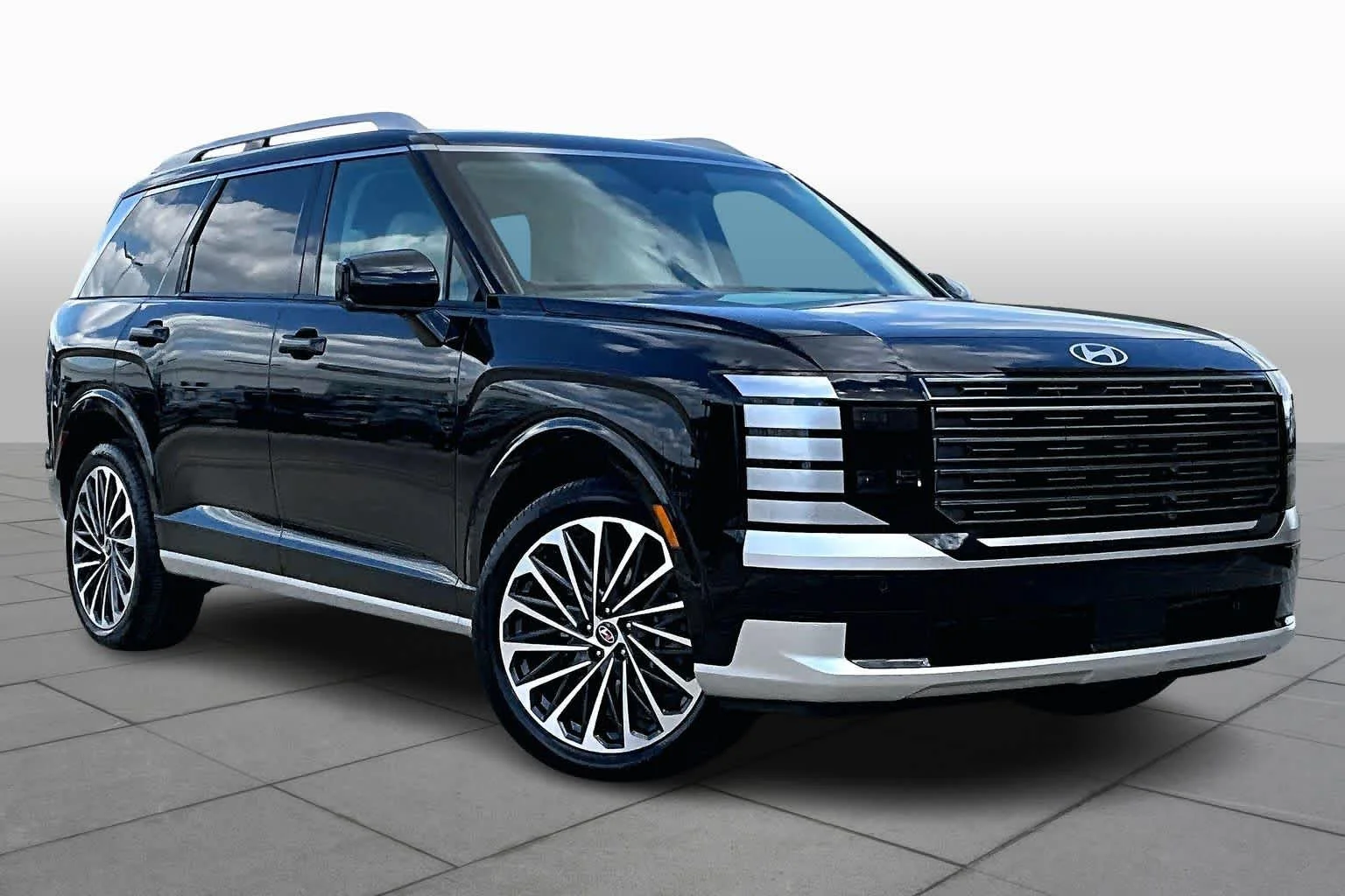 Used 2026 Abyss Black Pearl Hyundai Calligraphy image 3