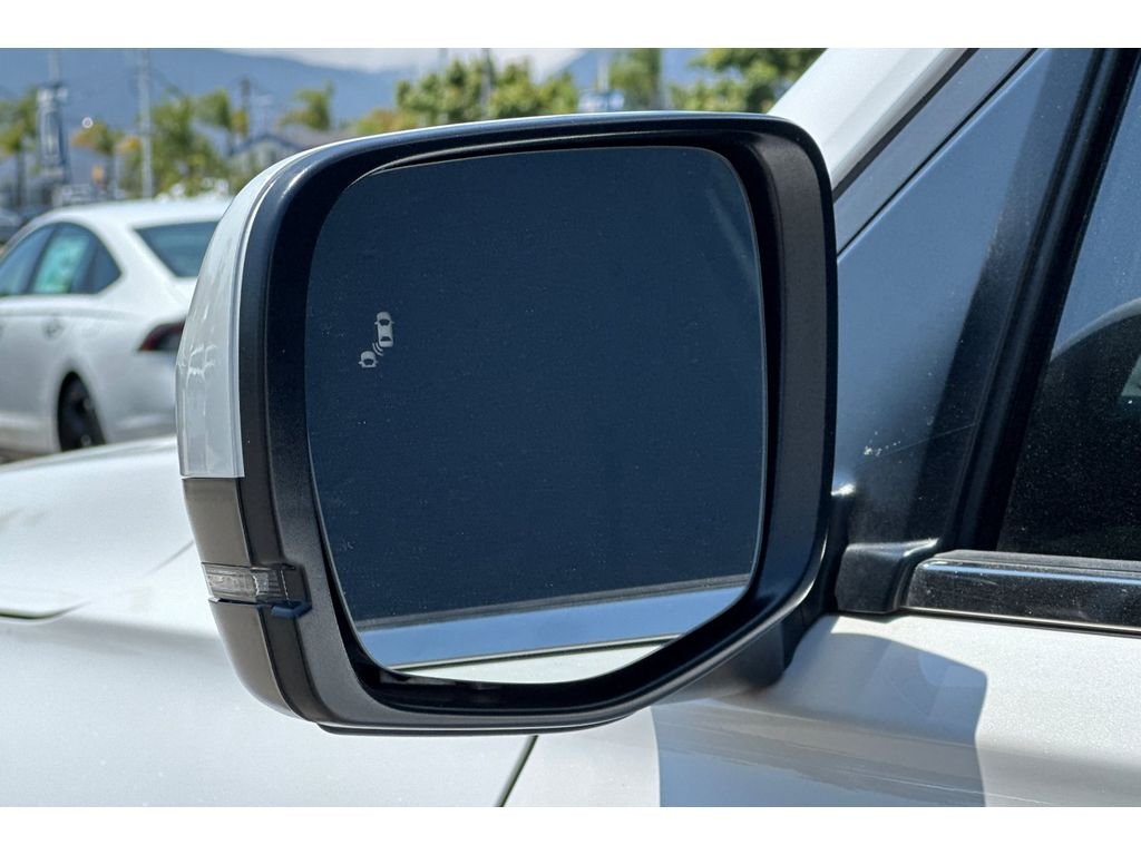 Used 2025 Platinum White Pearl Honda Touring image 58