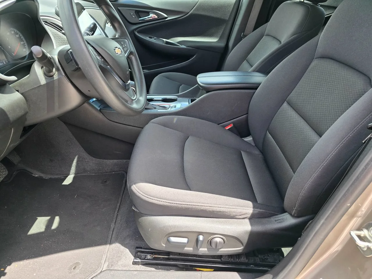 Used 2024 Mineral Gray Metallic Chevrolet 1LT image 11