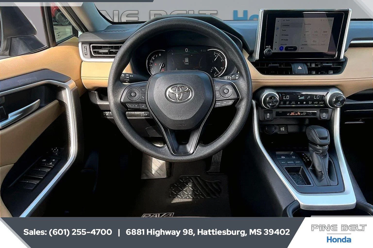 Used 2025 Ice Cap Toyota XLE image 5