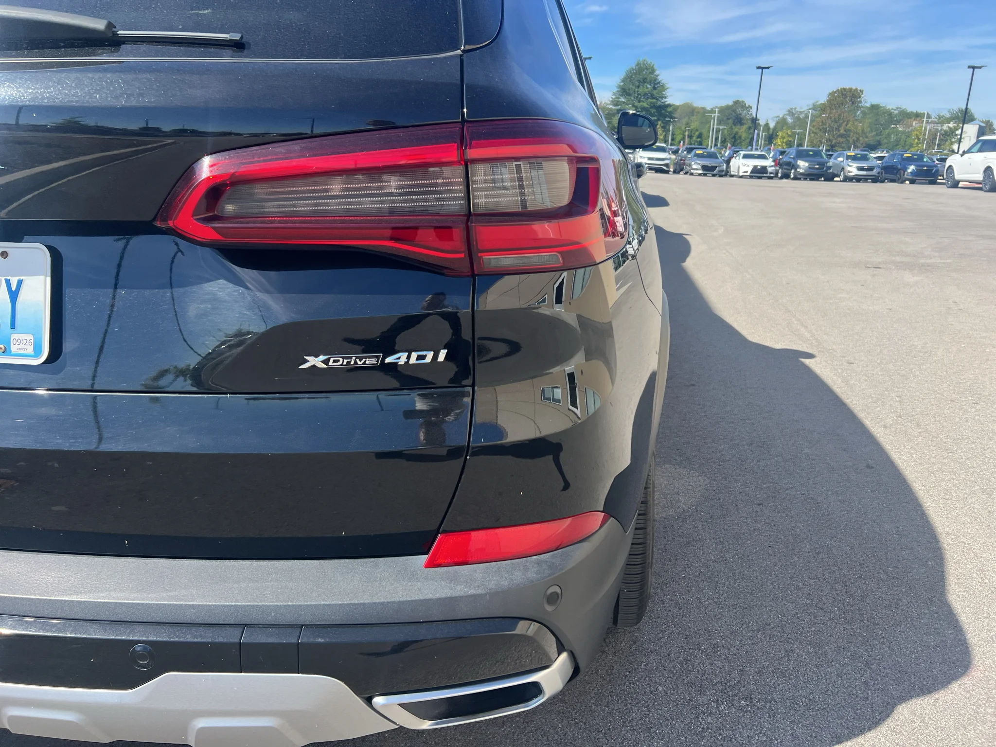 Used 2019 Jet Black BMW xDrive40i image 13