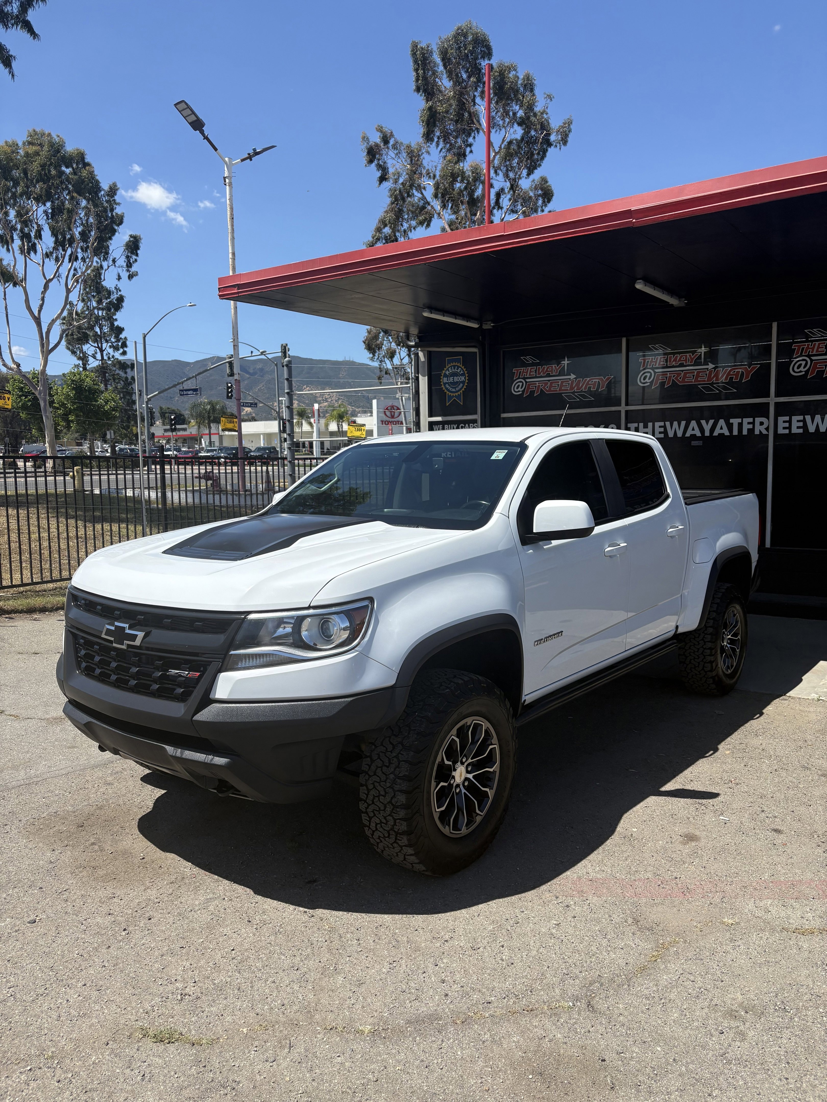 Used 2020 Summit White Chevrolet 4WD ZR2 image 1