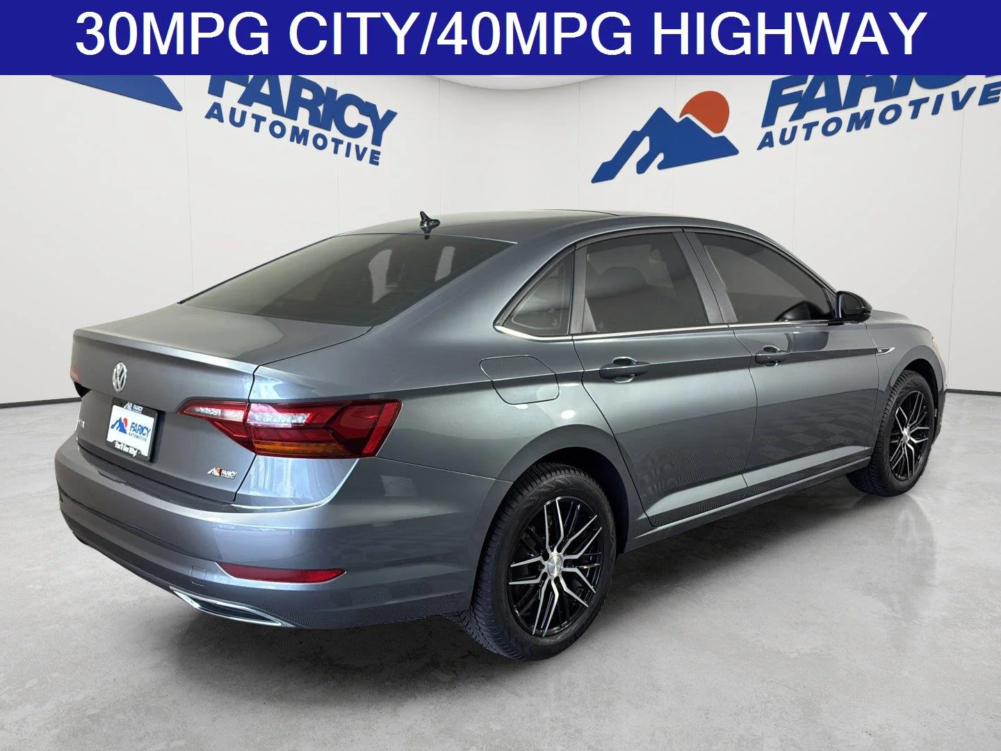 Used 2019 Platinum Gray Metallic Volkswagen R-Line image 5