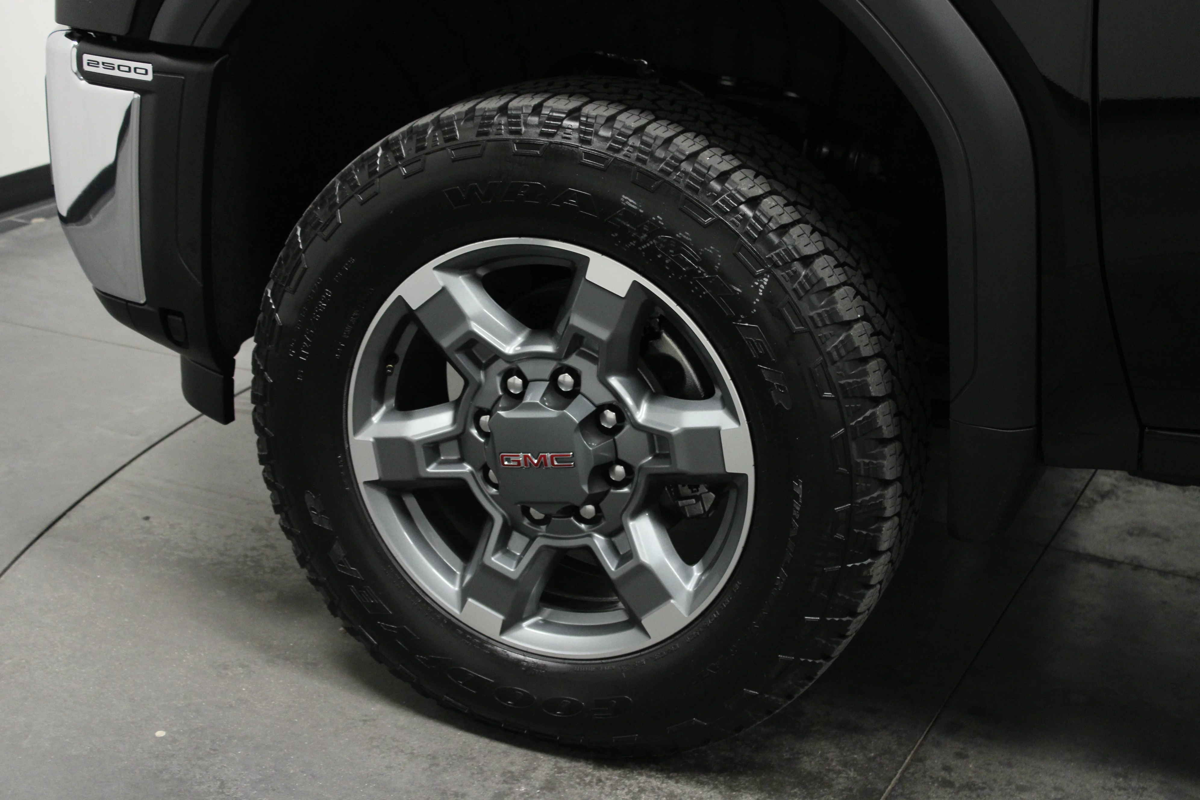 New 2026 Onyx Black GMC SLT image 10