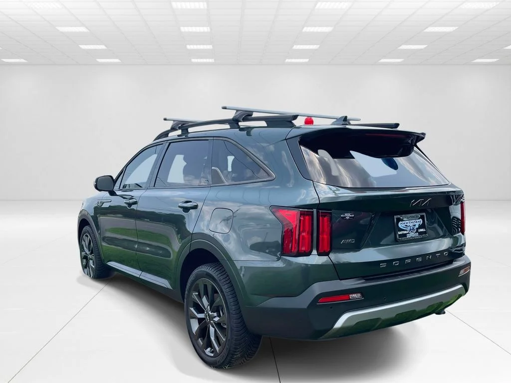 Used 2022 Green Kia X-Line SX Prestige image 4