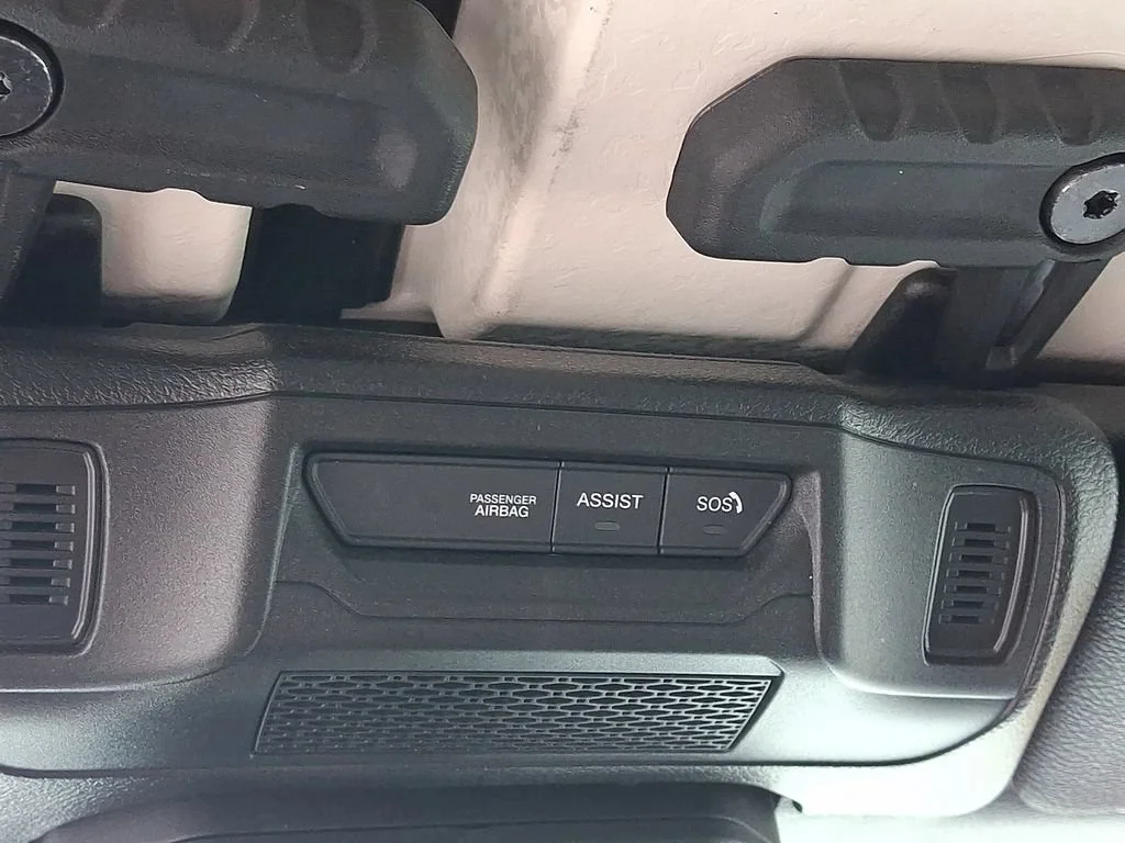 Used 2024 Earl Clearcoat Jeep Sahara image 23