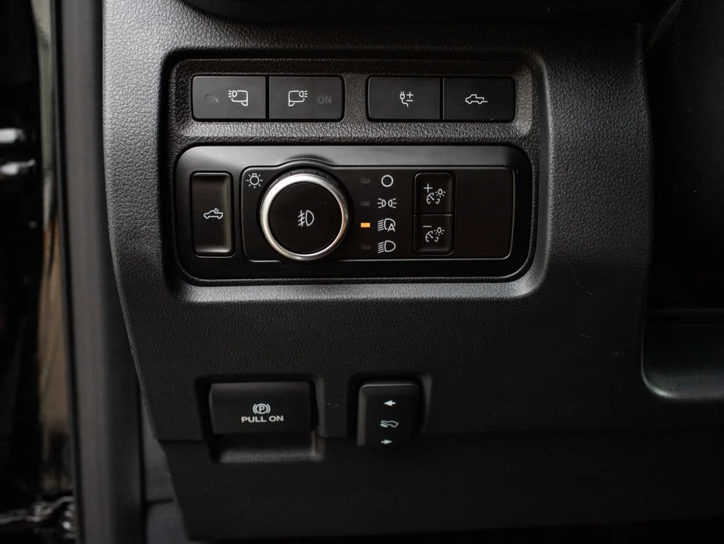 Used 2023 Agate Black Metallic Ford Platinum image 42