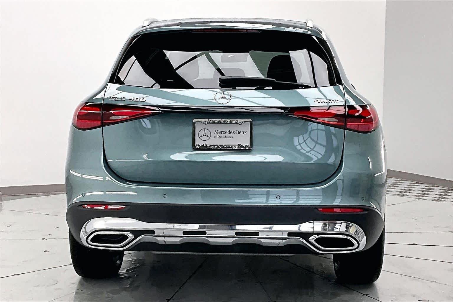 New 2026 Verde Silver Metallic Mercedes-Benz GLC 300 image 5