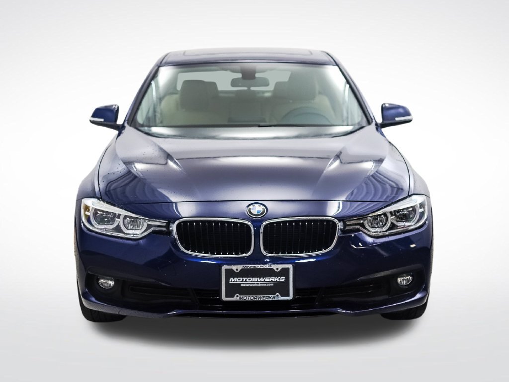 Used 2018 Blue Metallic BMW 320i xDrive image 8