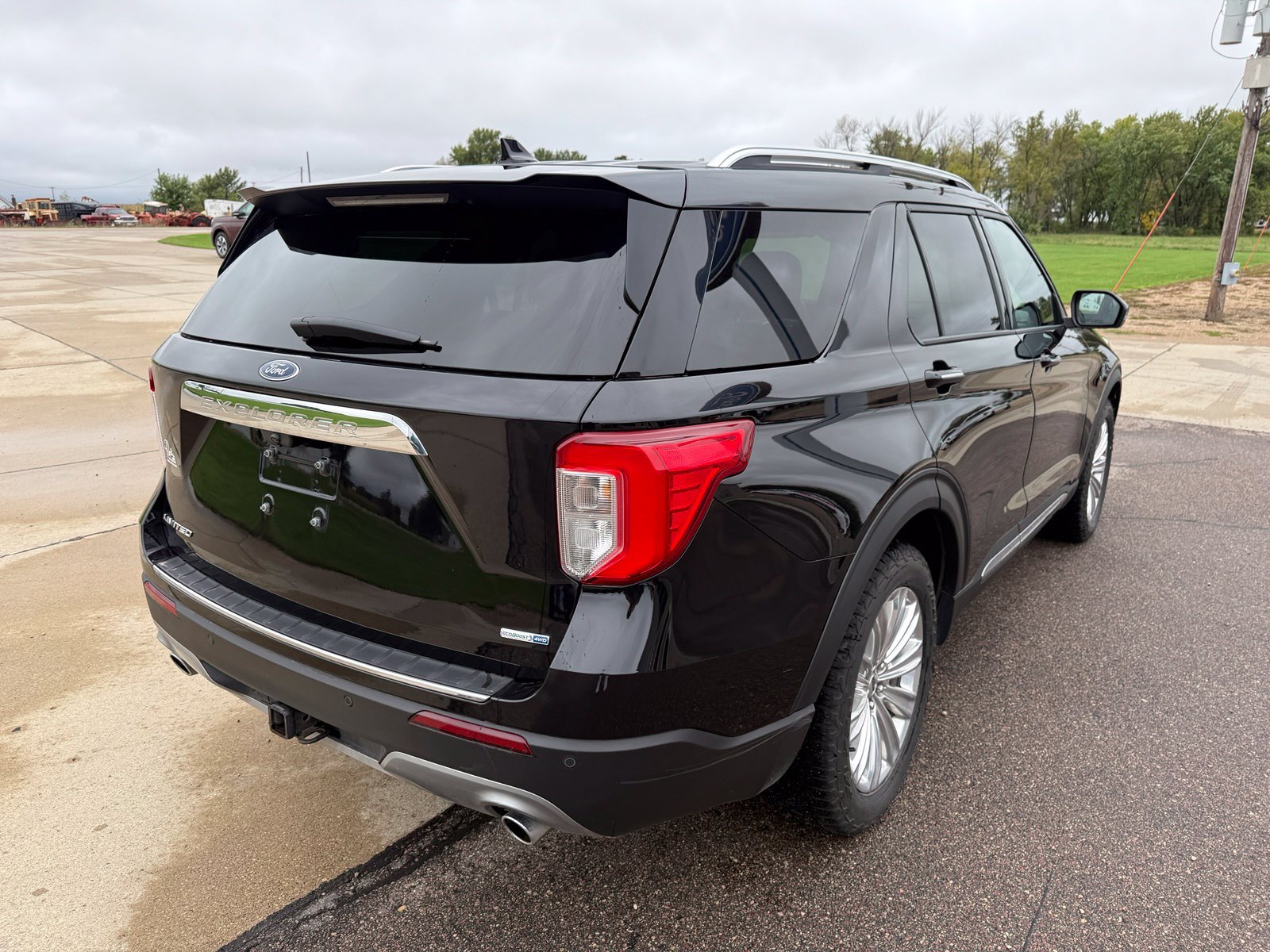 Certified Used 2020 Black Metallic Ford Limited image 7