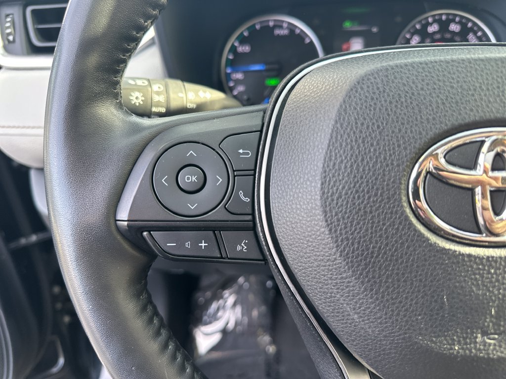 Used 2021 Midnight Black Metallic Toyota XLE image 19