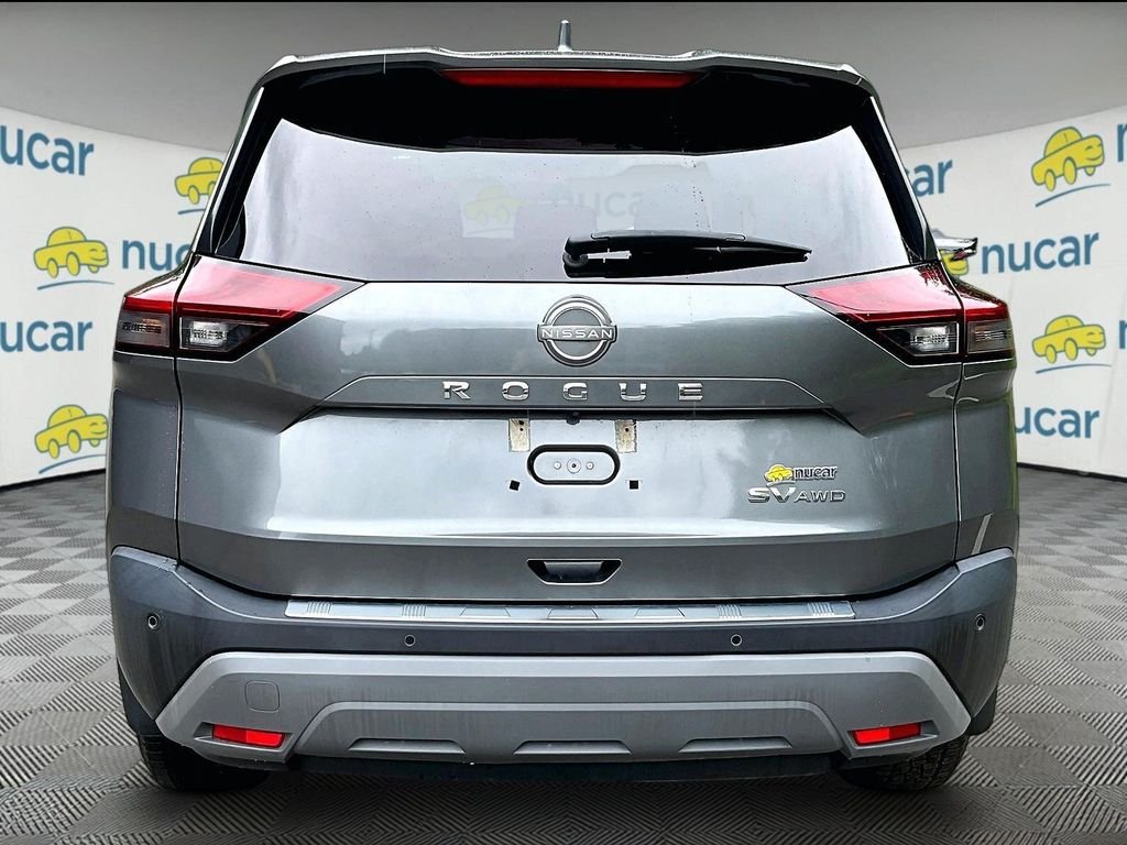 Used 2023 Gray Nissan SV image 5