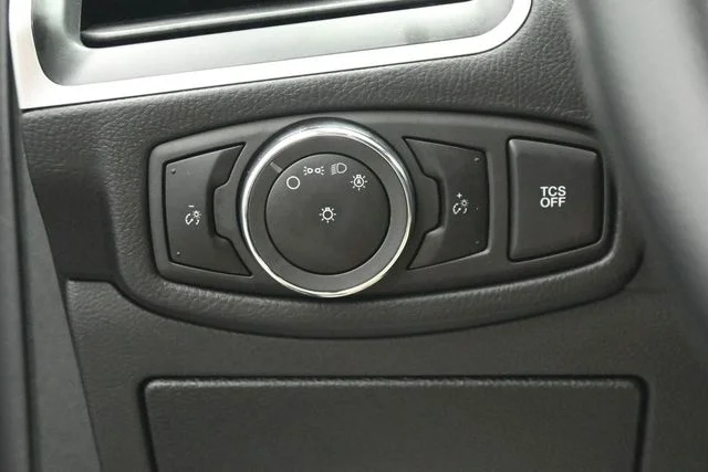 2024 Ford Edge SE - Photo 11