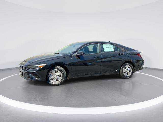 New 2026 Black Hyundai SE image 1