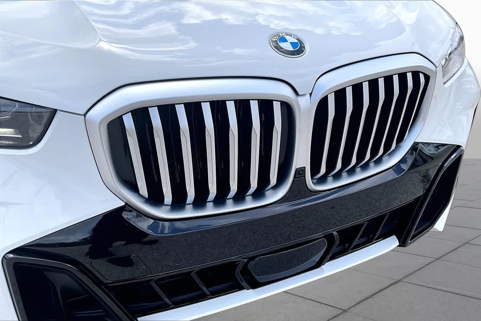 Used 2026 Alpine White BMW xDrive40i image 28