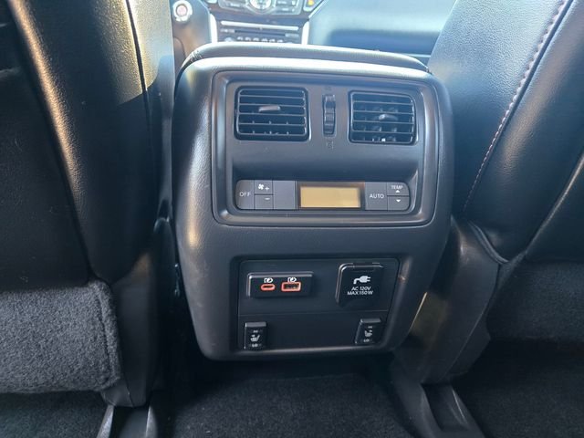 Used 2019 Silver Nissan SL image 13