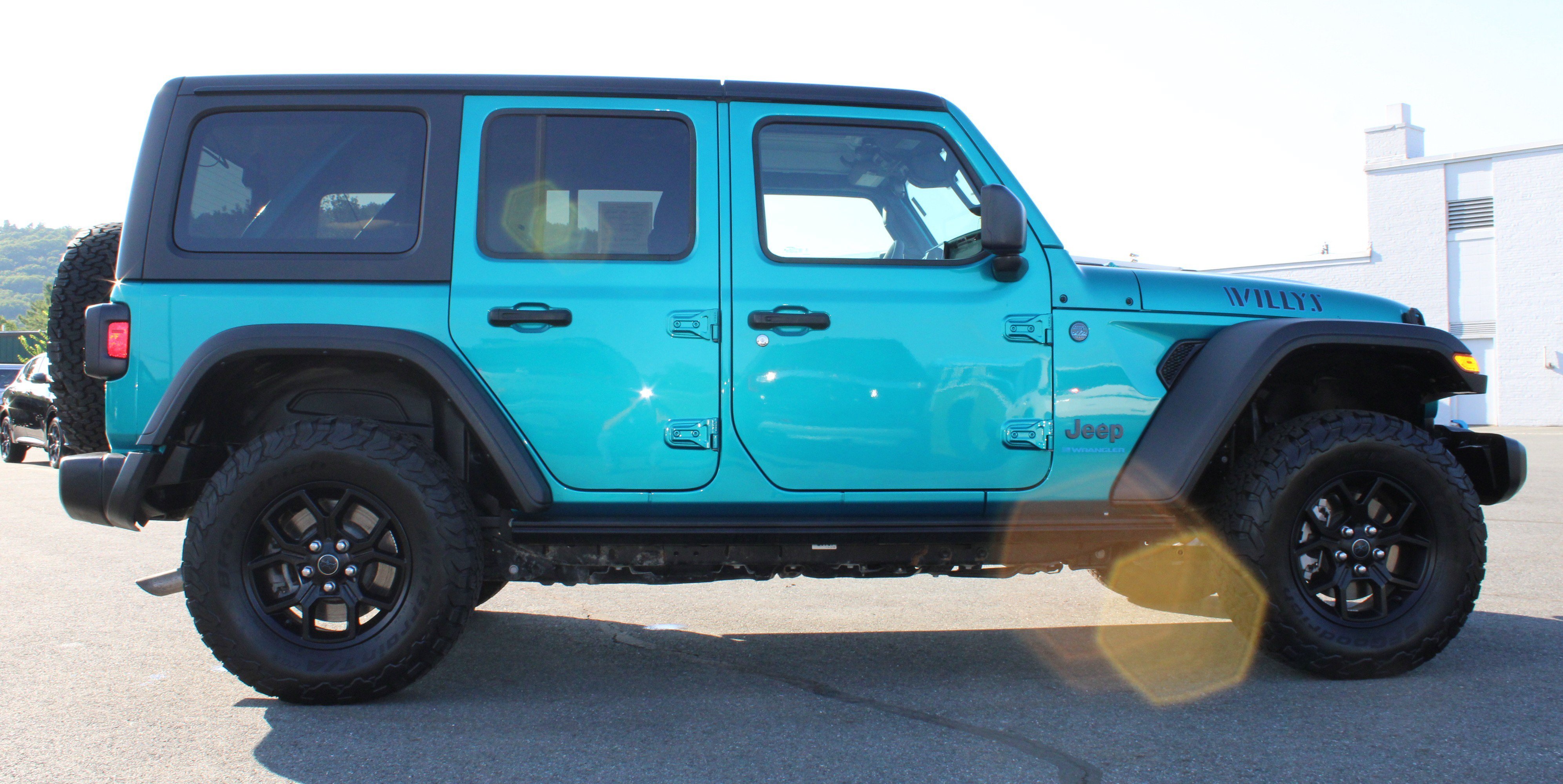 Used 2024 Bikini Pearl Coat Jeep Willys image 13