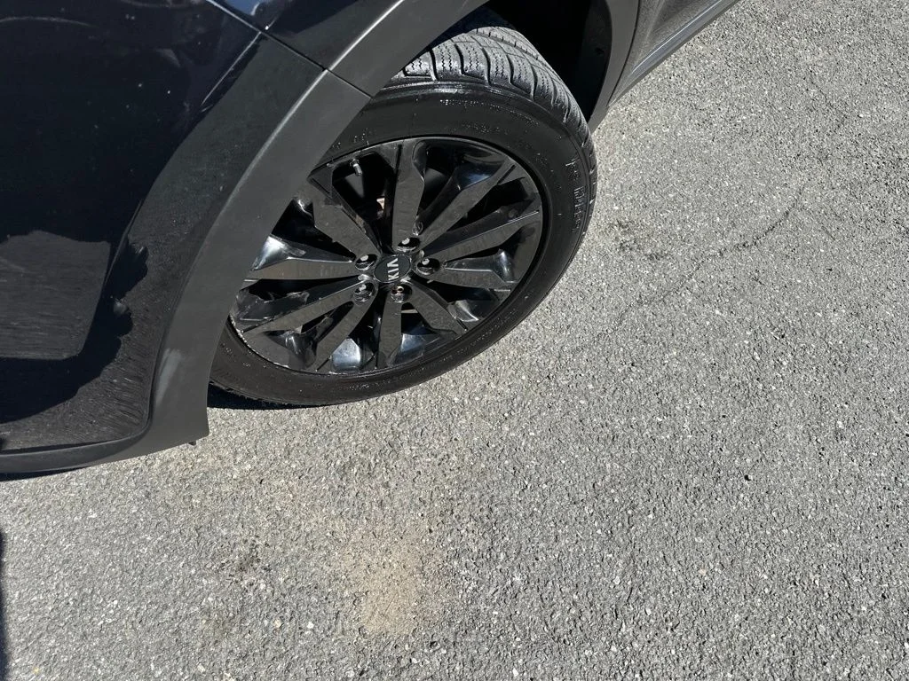 Used 2019 Red Kia EX image 2