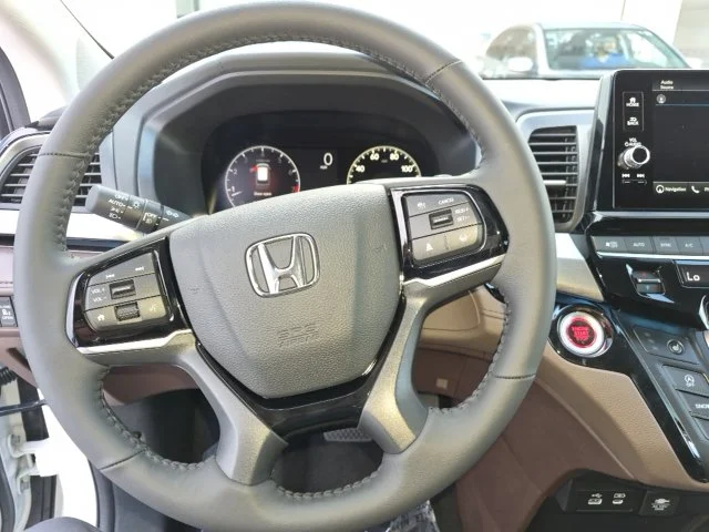 New 2027 Platinum White Pearl Honda Touring image 15