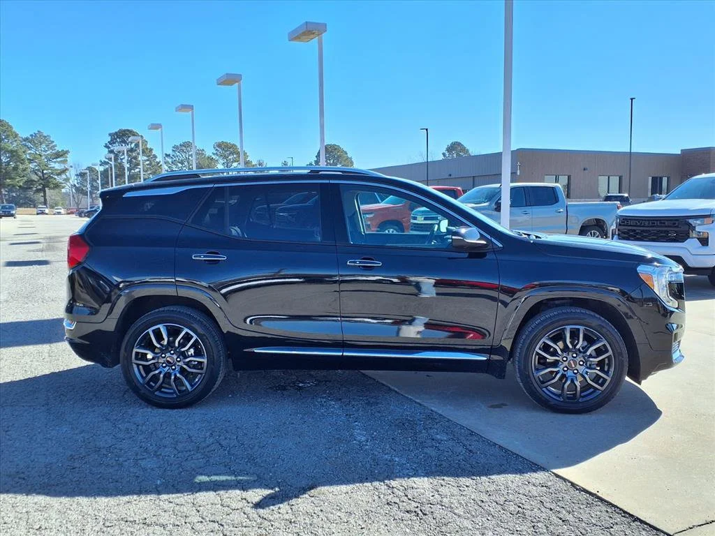 Used 2023 Ebony Twilight Metallic GMC Denali image 23