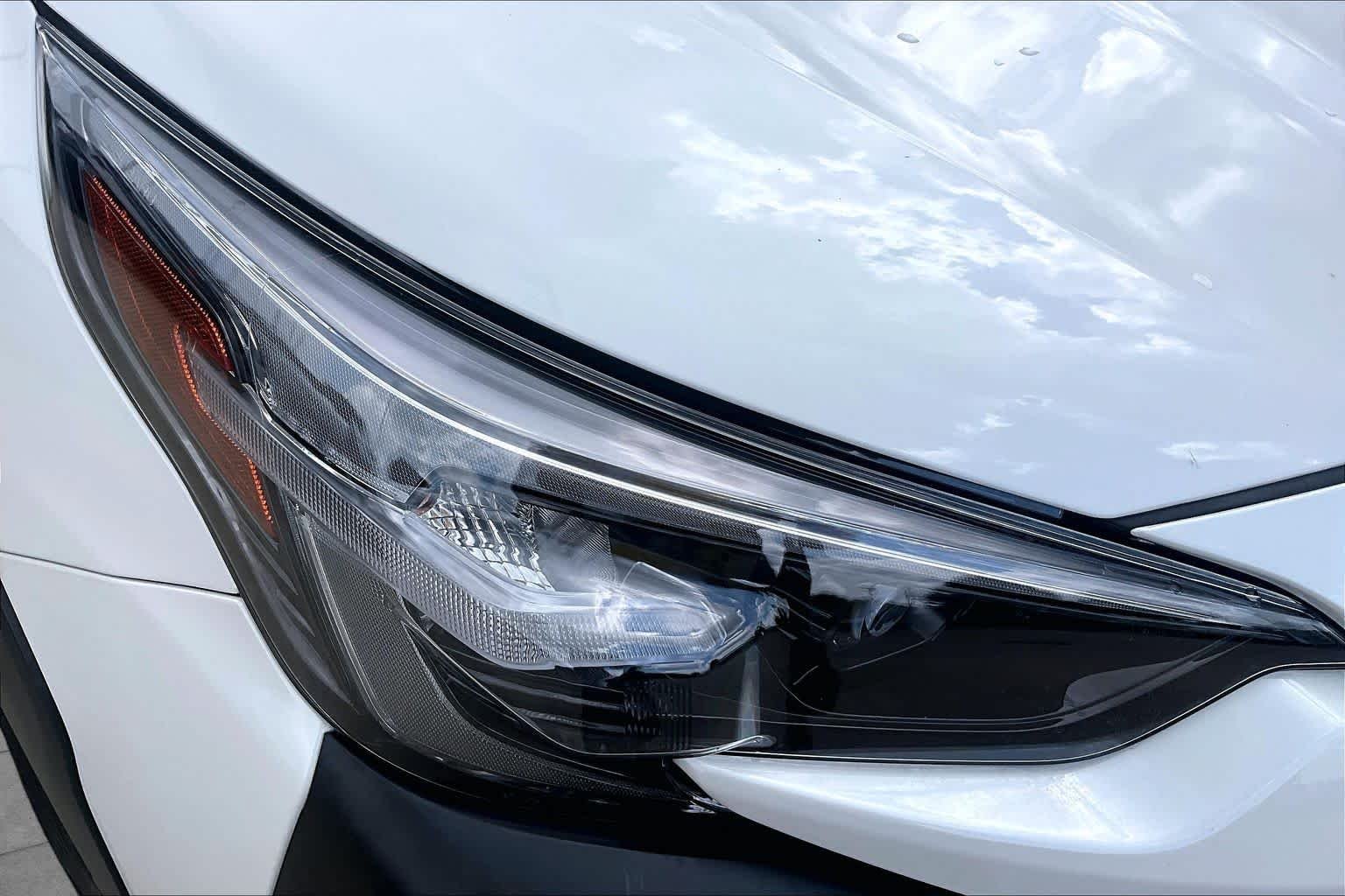 Used 2025 Crystal White Pearl Subaru Onyx Edition image 28