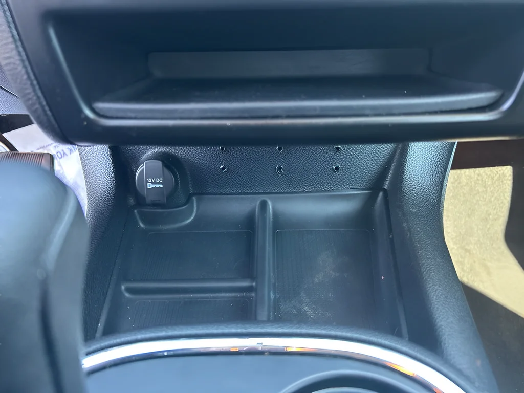 Used 2013 Gray Dodge SXT image 15