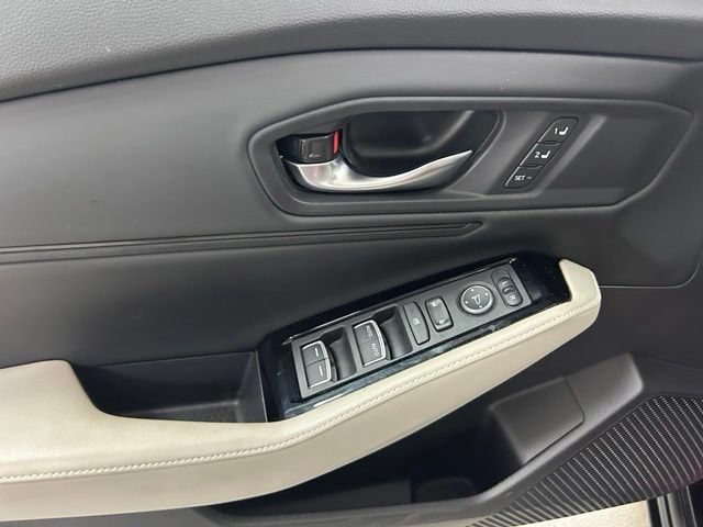 Used 2024 Red Honda Touring image 17
