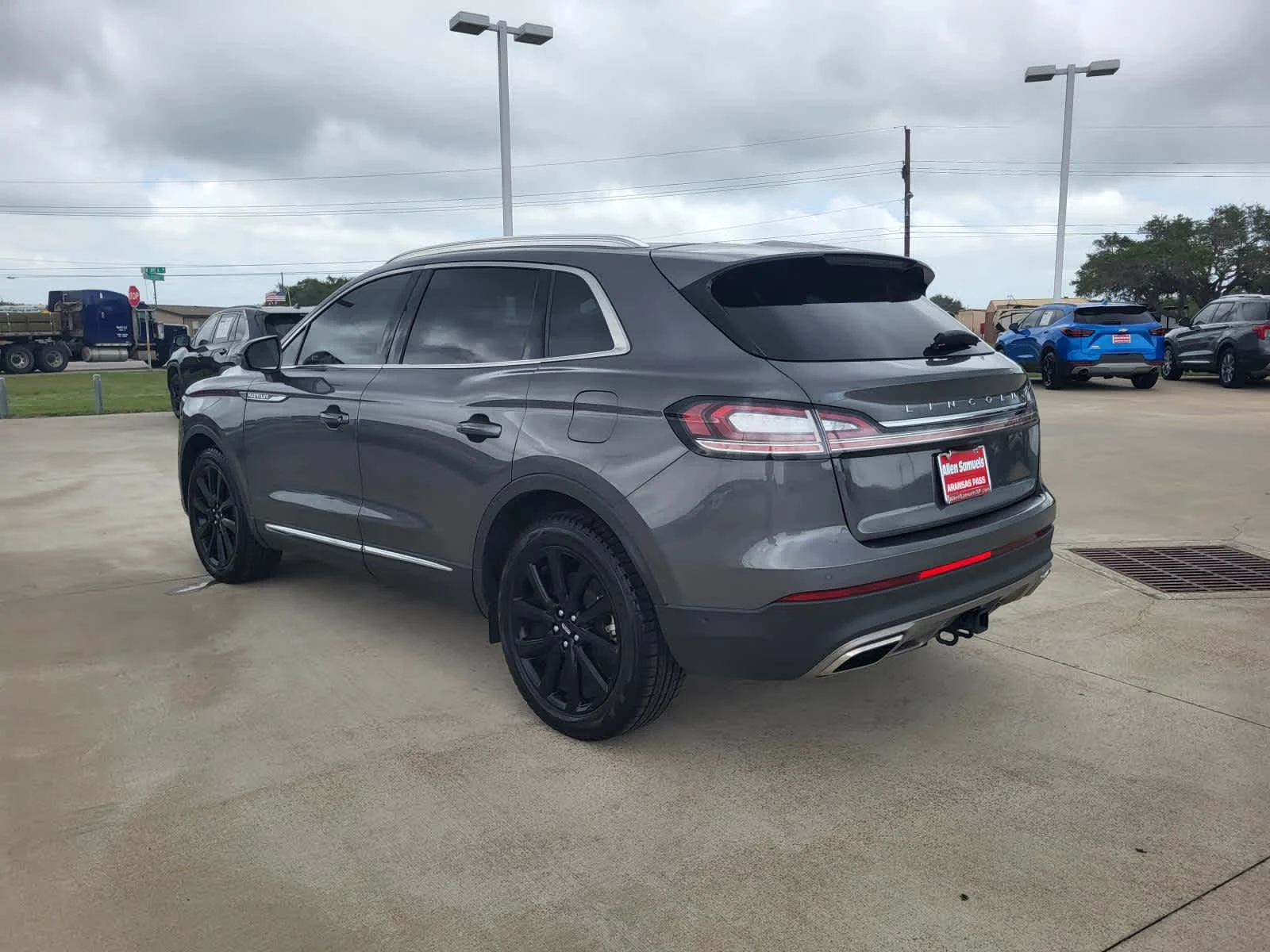 Used 2023 Asher Gray Metallic Clearcoat Lincoln Reserve image 3