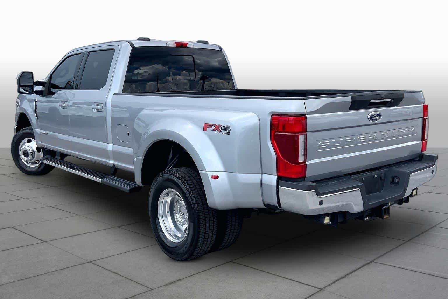Used 2022 Iconic Silver Metallic Ford LARIAT image 12