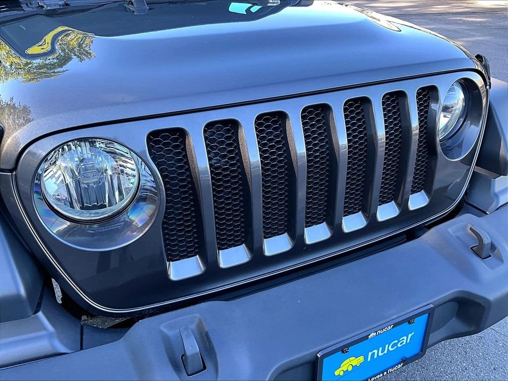 Used 2023 Granite Crystal Metallic Clearcoat Jeep Sport S image 32