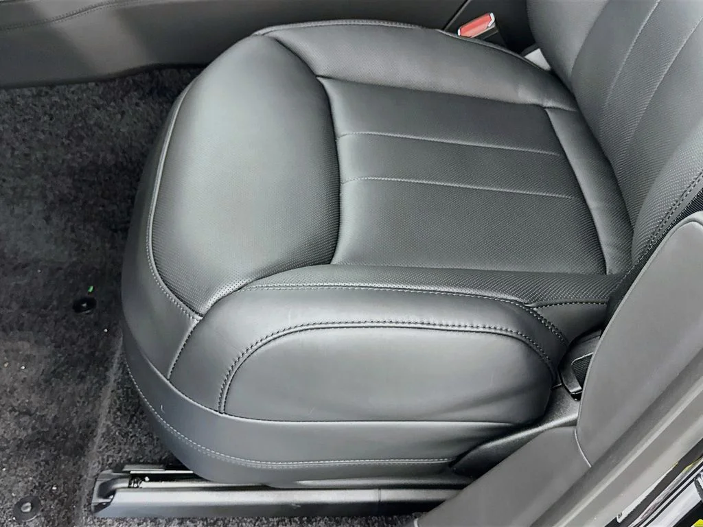 New 2026 Carpathian Grey Land Rover SE image 20