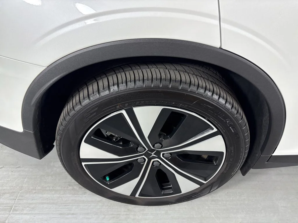 Used 2023 White Polestar Long Range Dual Motor image 10