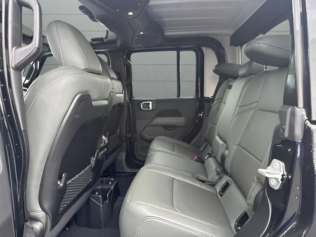 New 2026 Black Clear-Coat Exterior Paint Jeep Mojave image 12