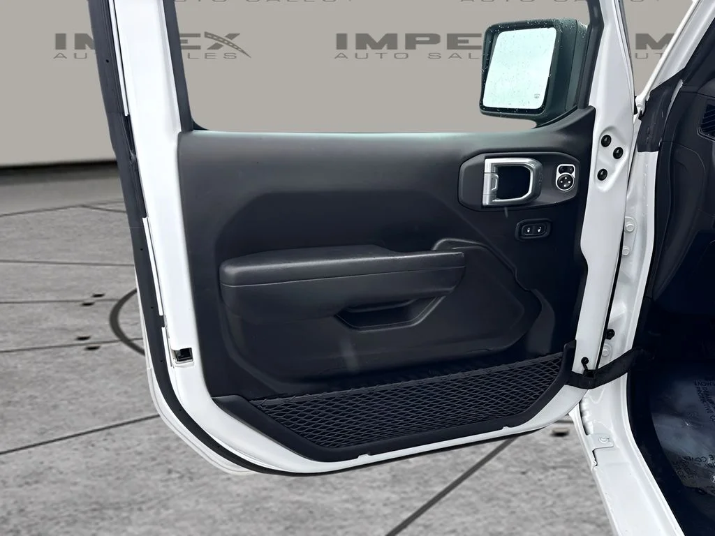 Used 2025 White Jeep Sport S image 23