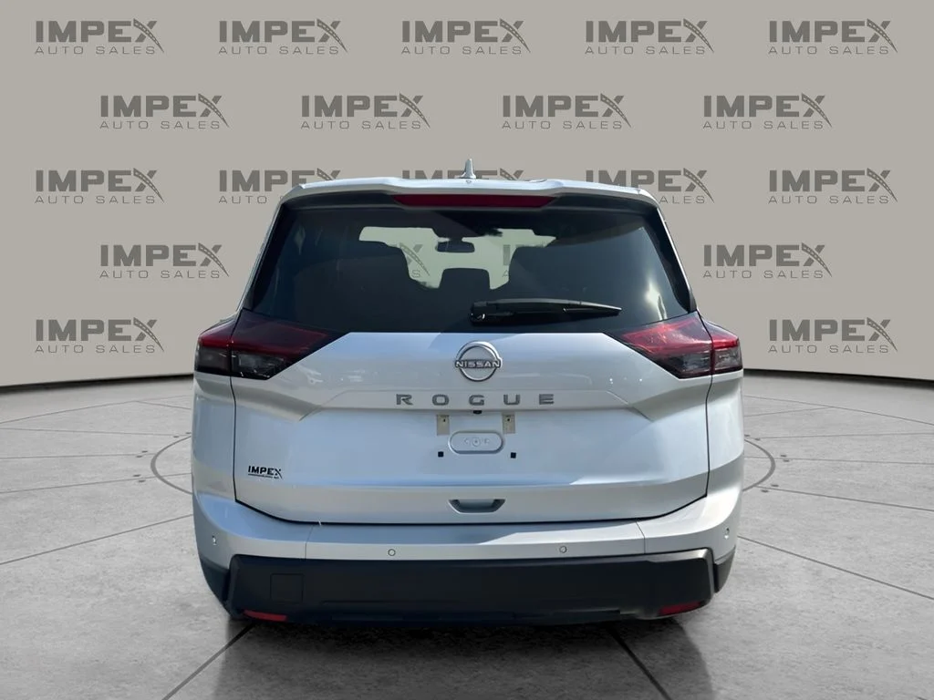 Used 2025 Silver Nissan SV image 4