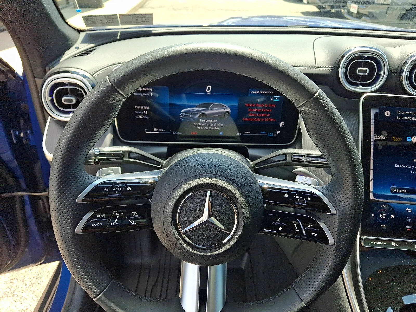 Used 2025  Mercedes-Benz GLC 300 Coupe image 20