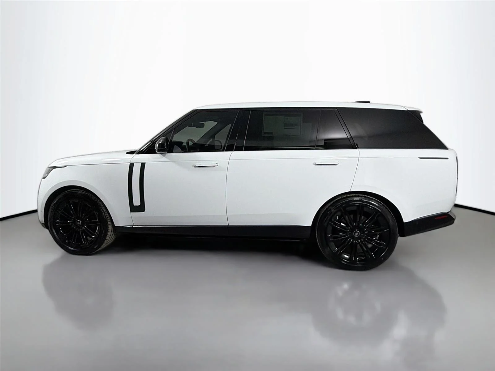 2025 Land Rover Range Rover SE - Photo 8