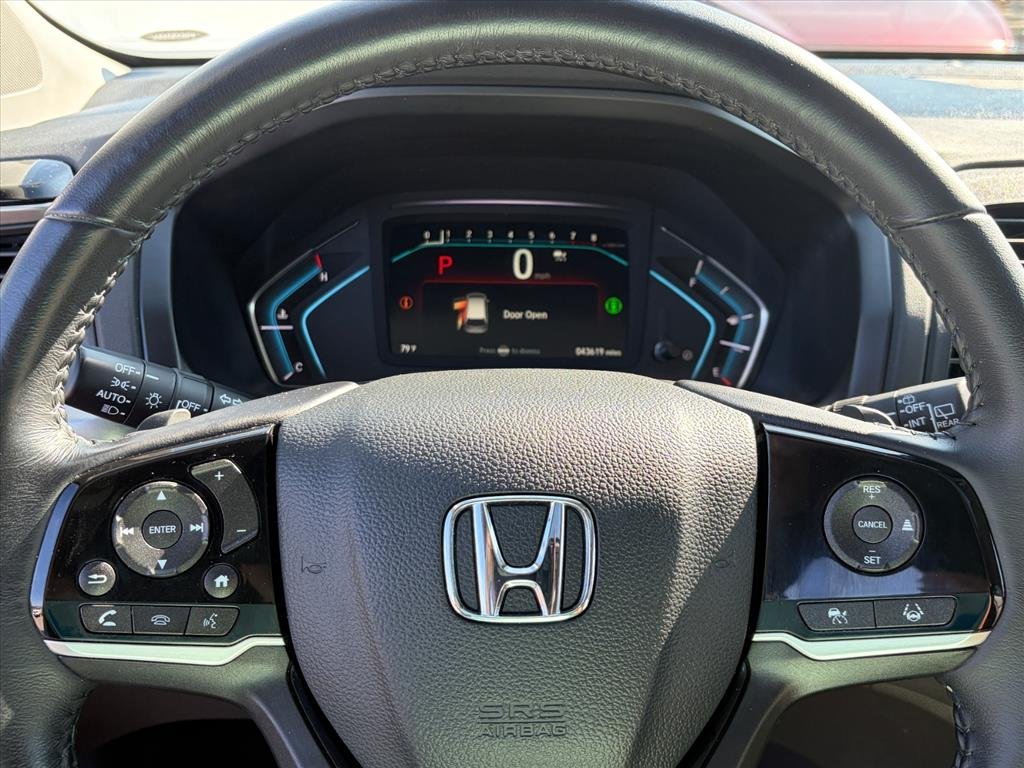 Used 2024 Lunar Silver Metallic Honda TOURING image 17