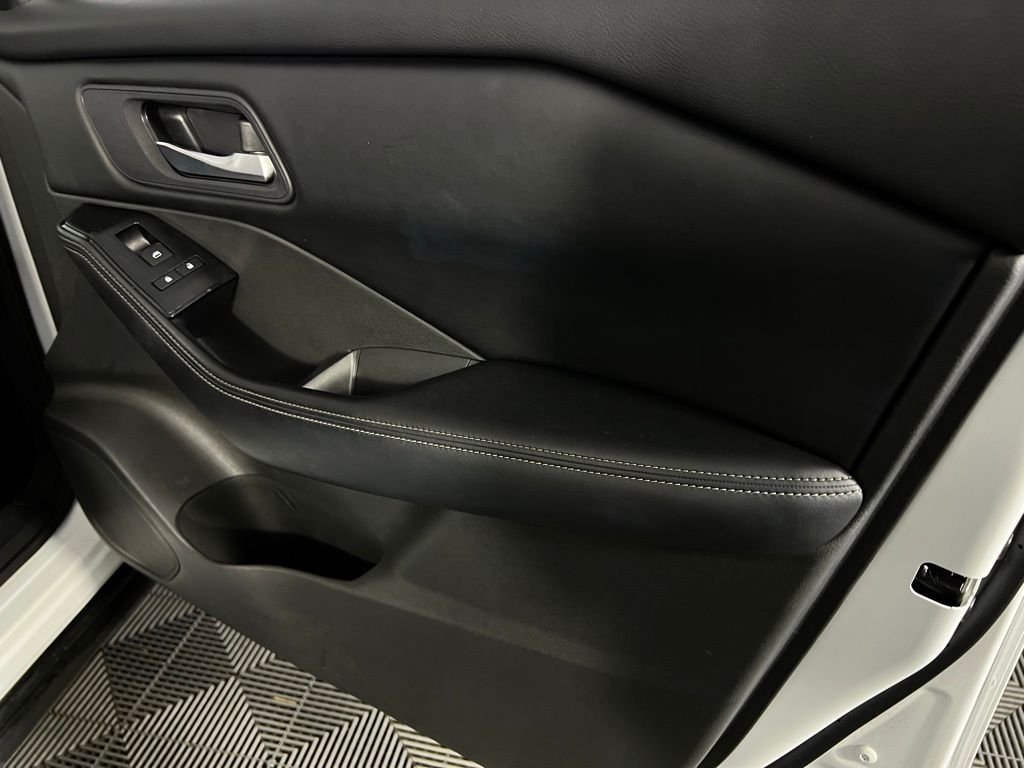 2024 Nissan Rogue SV - Photo 31