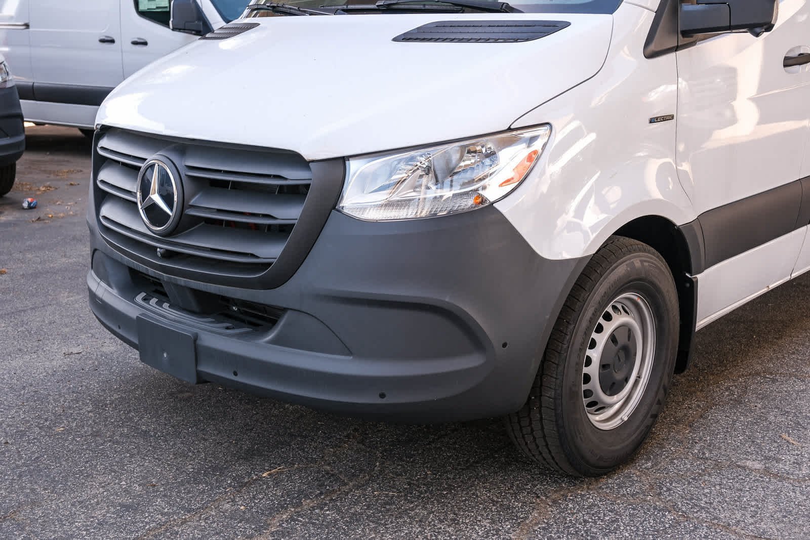 New 2025 Arctic White Mercedes-Benz Cargo 170 WB High Roof RWD Electric Motor image 11