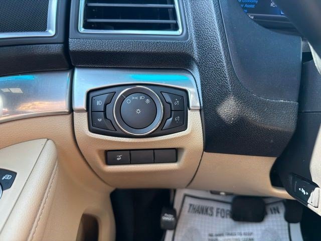 Used 2016 Bronze Ford Limited image 33