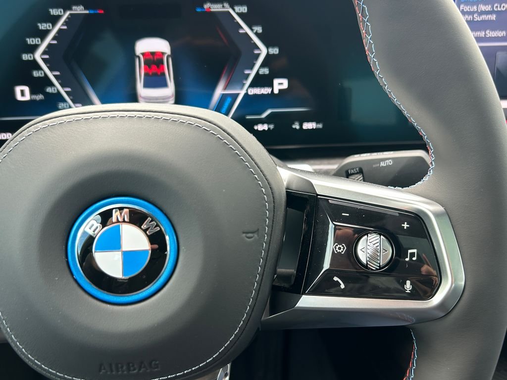 New 2026 Alpine White BMW M70 image 20