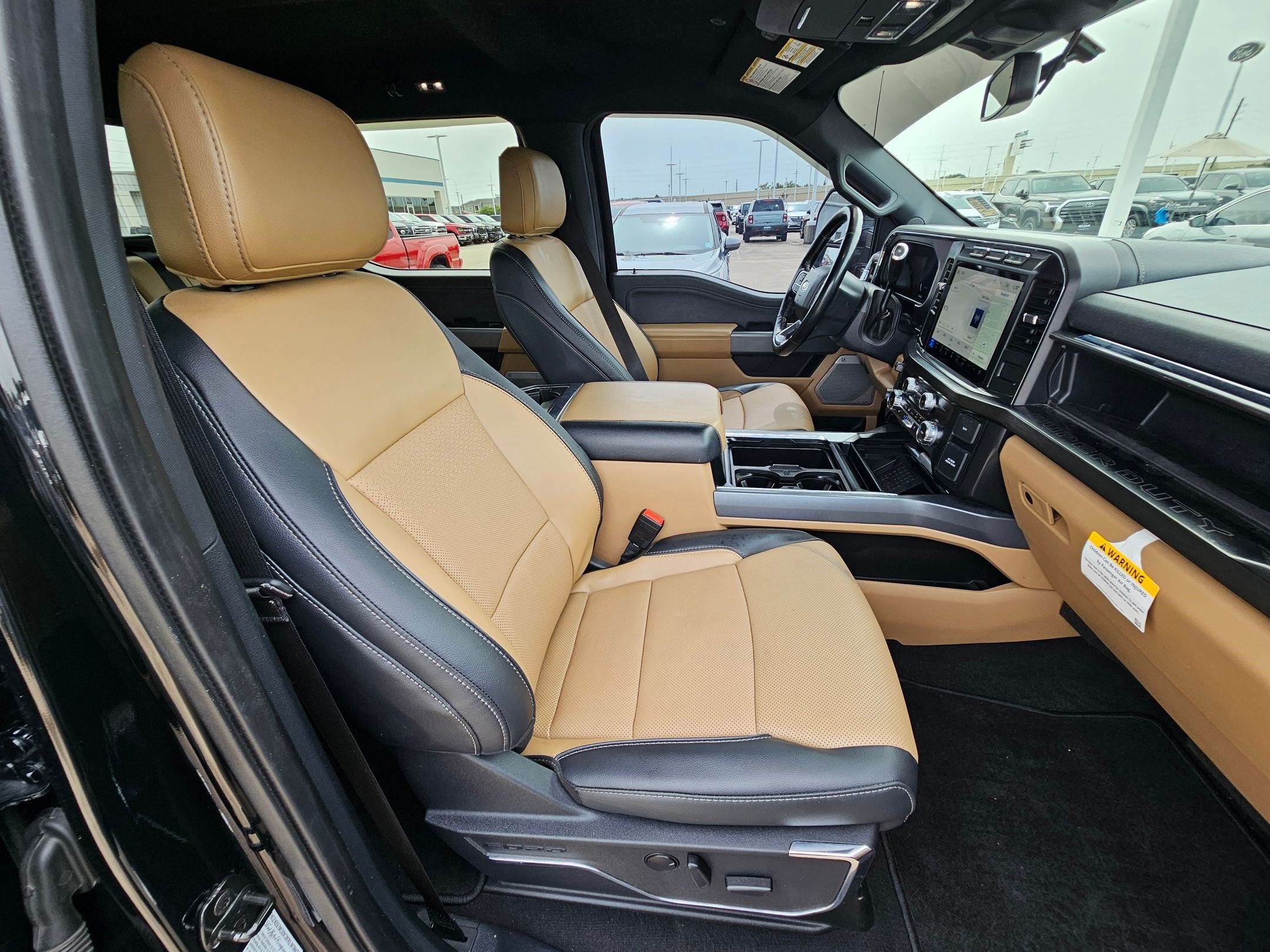 Used 2023 Black Metallic Ford Lariat image 29